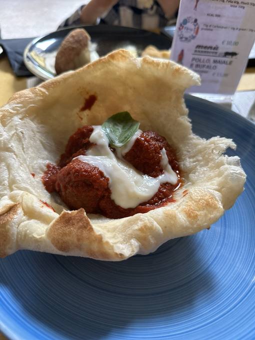 street-food arancini